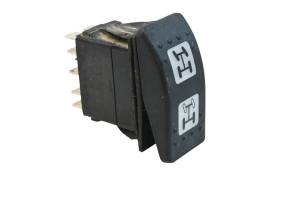 Can-Am - 18 Can-Am Commander 1000R 4Wd Switch - Image 1
