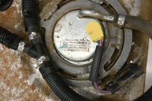 Can-Am - 18 Can-Am Commander 1000R Gas Tank & Fuel Pump - Image 6