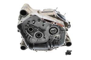 Suzuki - 04 Suzuki LTZ250 Crankcase Center Crank Case Quadsport 250 2x4 - Image 1