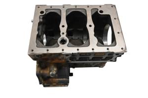 Kubota - 15 Kubota RTV-X900 Crankcase Center Crank Case & Cylinders - Image 7